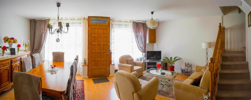 La Petite Maison Pres De L'Eglise Meillac Екстер'єр фото