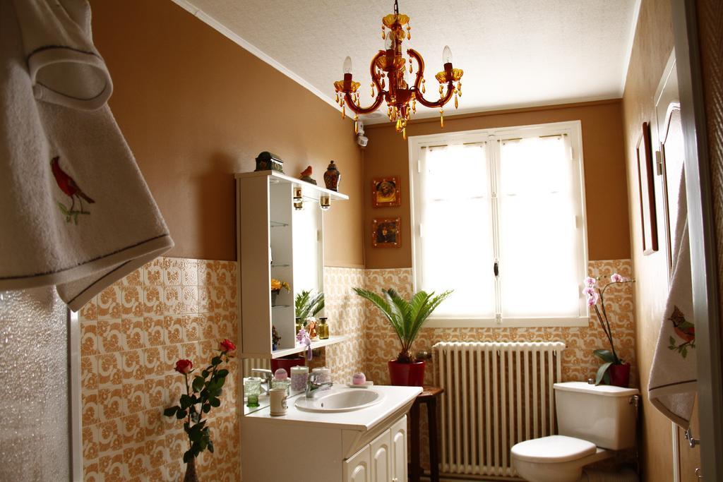 La Petite Maison Pres De L'Eglise Meillac Екстер'єр фото